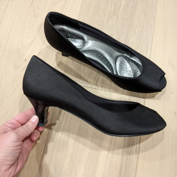 Abella Black Heels - Picture 5 of 12